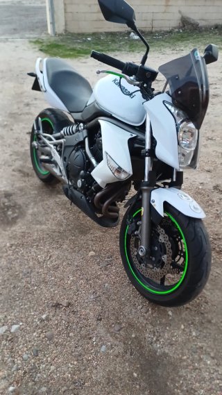 Kawasaki ER-6n 2009 blanca