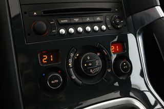 Peugeot 3008 1.6 Blue-HDi Style