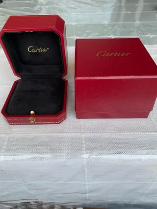 Caja Cartier roja para anillo