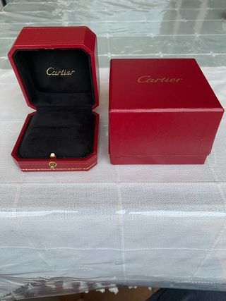 Caja Cartier roja para anillo