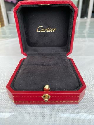 Caja Cartier roja para anillo