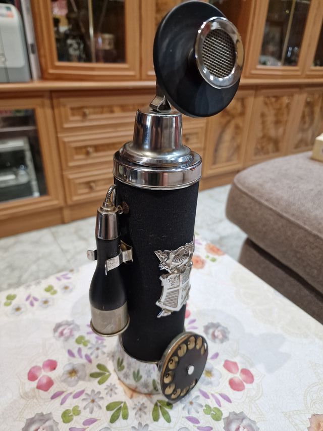 Botella teléfono antigua