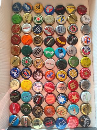 Lote de chapas de cerveza y bebidas