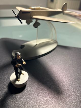 Avion Tintín + figura. Edición oficial