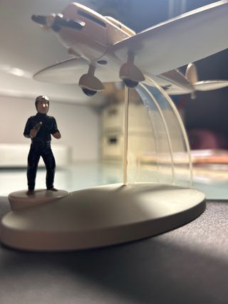 Avion Tintín + figura. Edición oficial
