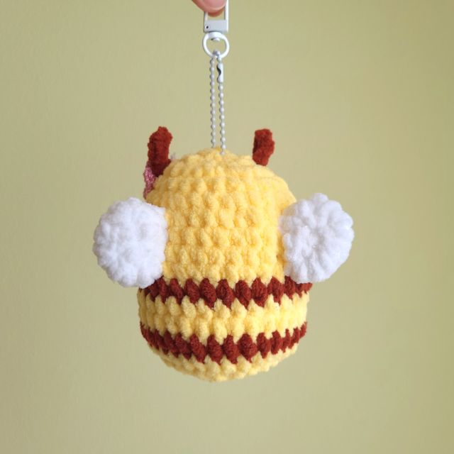 Ape paffuta lavorata all'uncinetto 