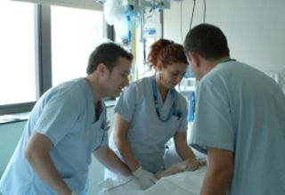 El cuidado de personas mayores a domicilio.