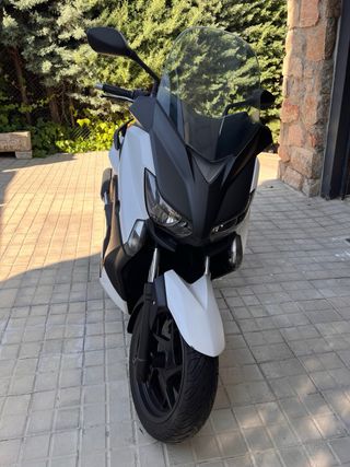 Yamaha XMAX 125 - Scooter