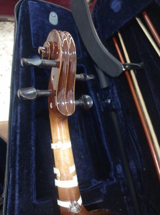 Violín con 2 arcos