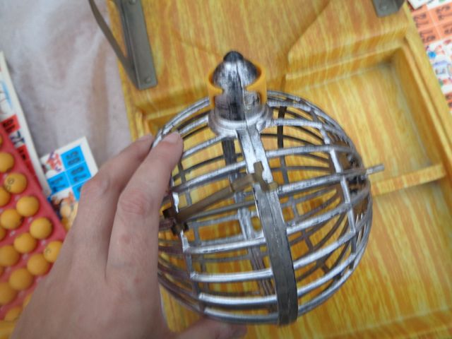 juego antiguo bingo o loteria de aluminio o plasta