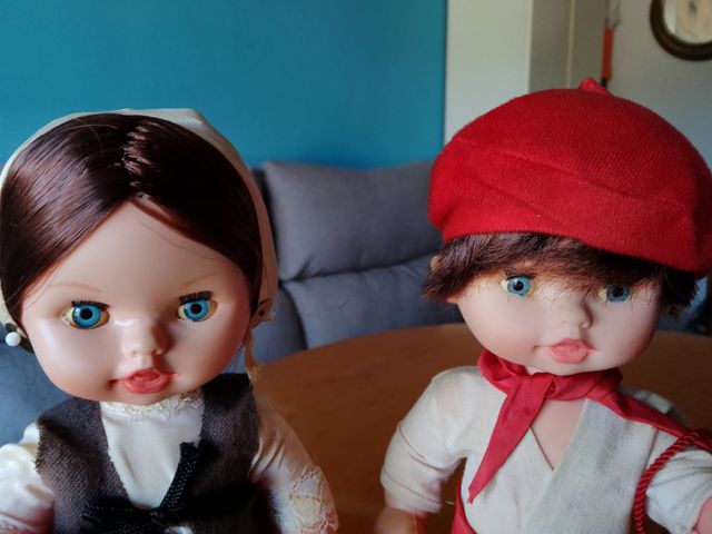 Muñecos de goma con trajes tradicionales españoles
