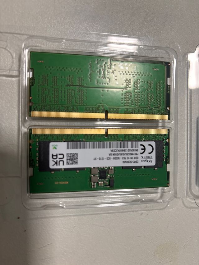 2x RAM SK hynix 8GB DDR4