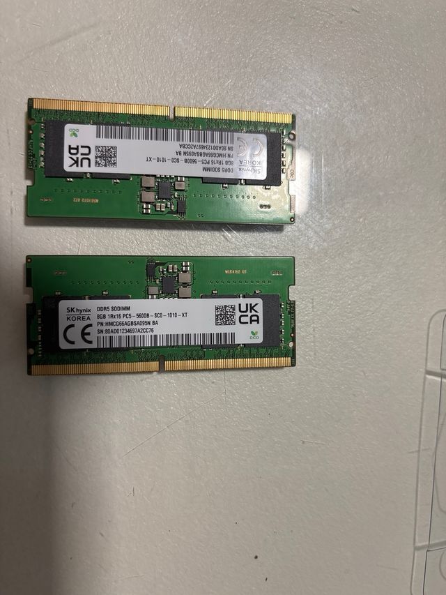 2x RAM SK hynix 8GB DDR4