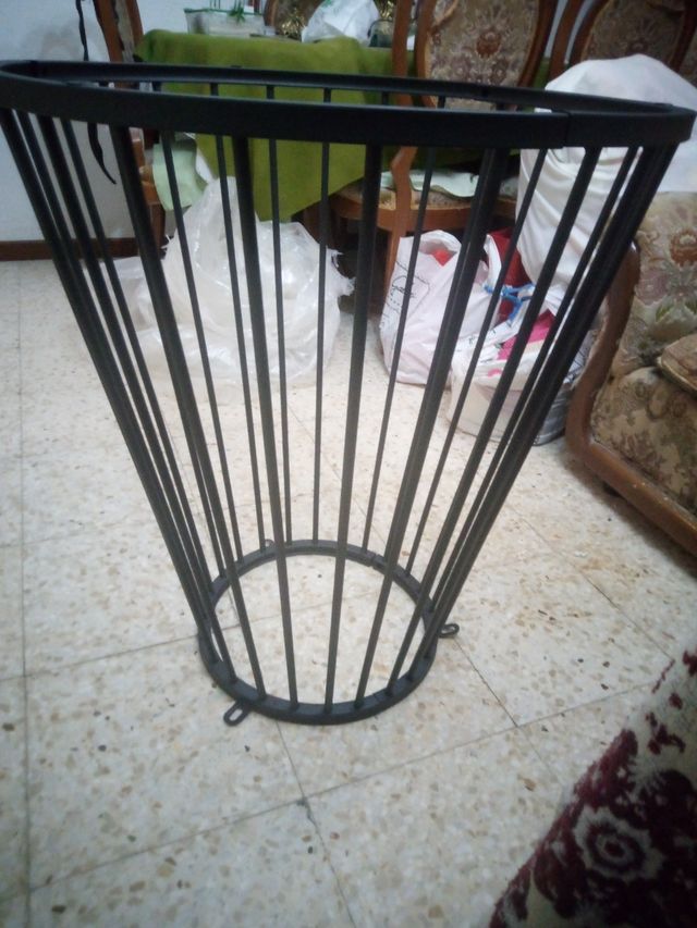 Mesa de hierro negra