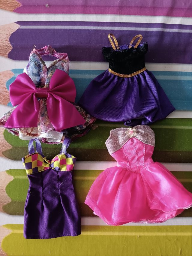 4 Vestidos Muñeca Barbie Vintage