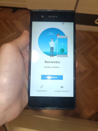 Sony Xperia XA1 nero con cover blu