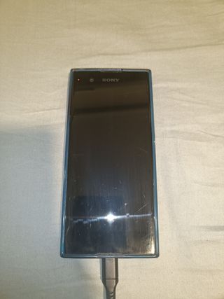 Sony Xperia XA1 nero con cover blu