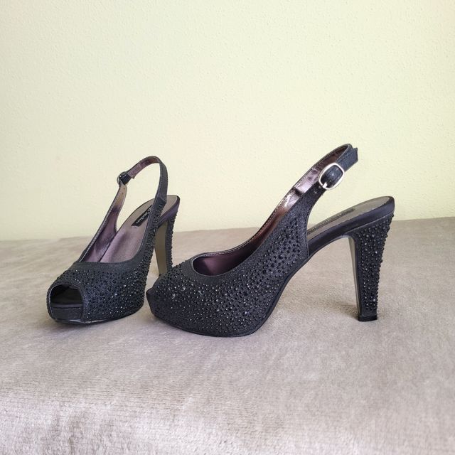 Sandali con tacco nero lucido