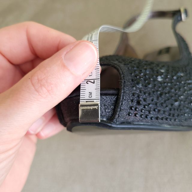 Sandali con tacco nero lucido