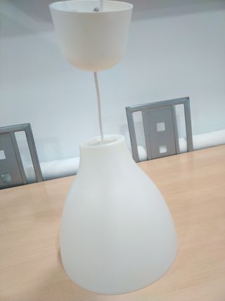Lámpara IKEA Melodi blanca
