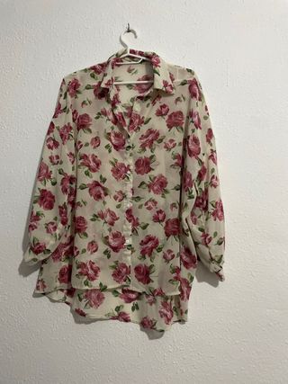 Blusa floral beige y rosa