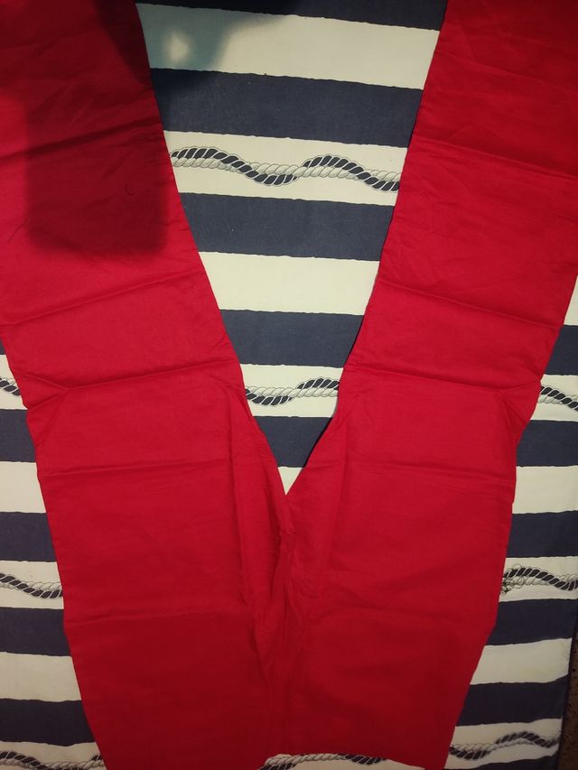 Pantalón rojo mujer con cremallera lateral