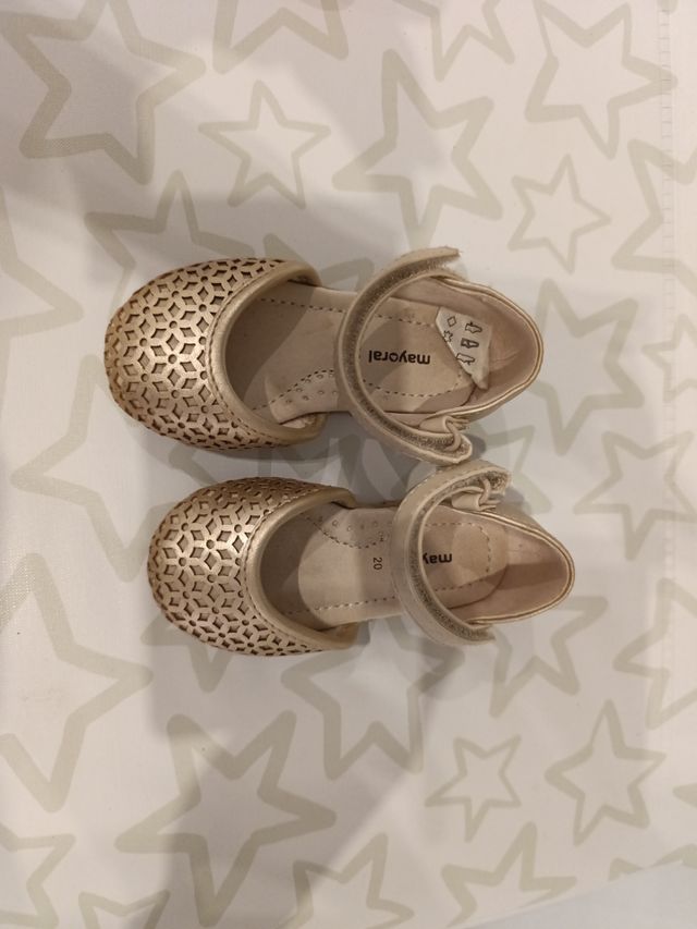 Zapatillas niña Mayoral doradas 20