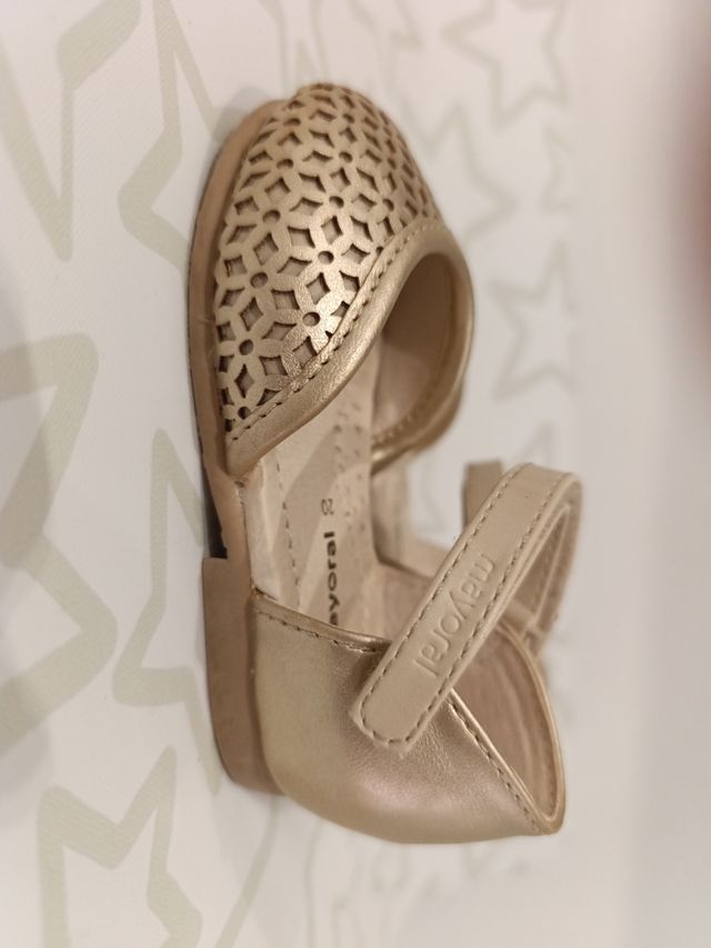 Zapatillas niña Mayoral doradas 20