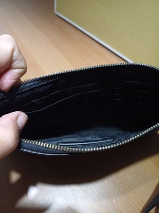 MICHAEL KORS - cartera negra tachuelas