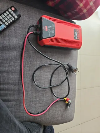Cargador FERVE F-2512 12V
Semi nuevo