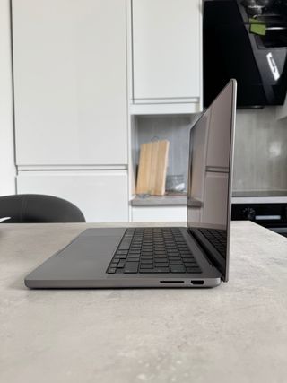 MacBook Pro 14" M3 - 8GB - 1TB (1000GB)