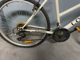 Bicicleta Longway MTB blanca.
