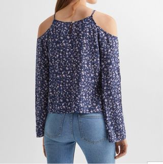 Blusa hombros caídos, flores - azul