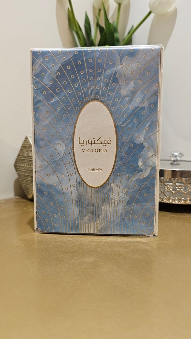 Perfume Lattafa Victoria.