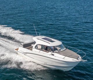 Beneteau Antares 8: barco impecable