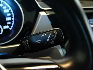 Volkswagen Touran Business & Navi 1.6 TDI 85kW (115CV) DSG