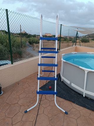 Escalera piscina