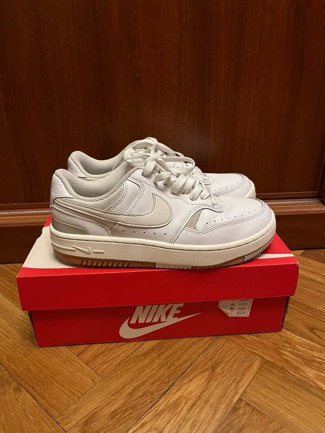 Zapatillas Nike blancas - impecables