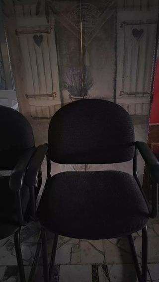 2 sillas oficina - metal, tela negra