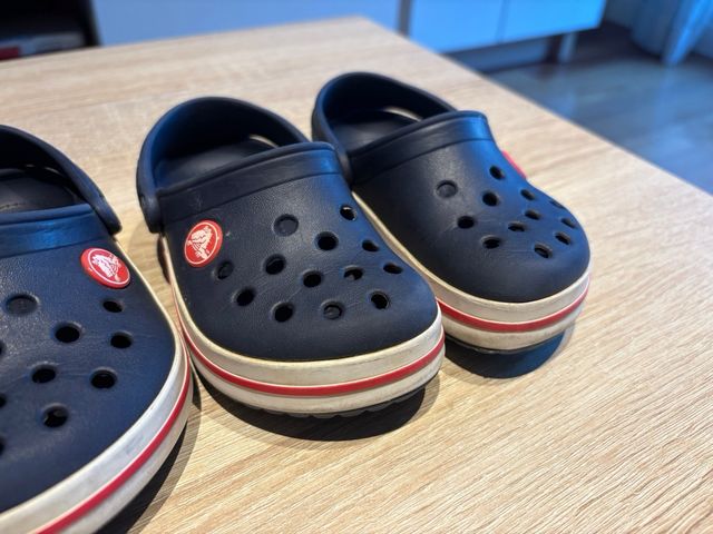 2 Crocs Niño - Tallas C8 (24-25) y C9 (25-26)