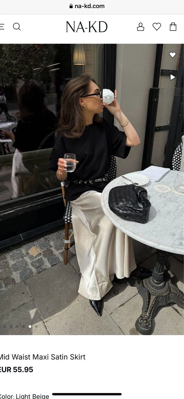 Falda midi beige satinada