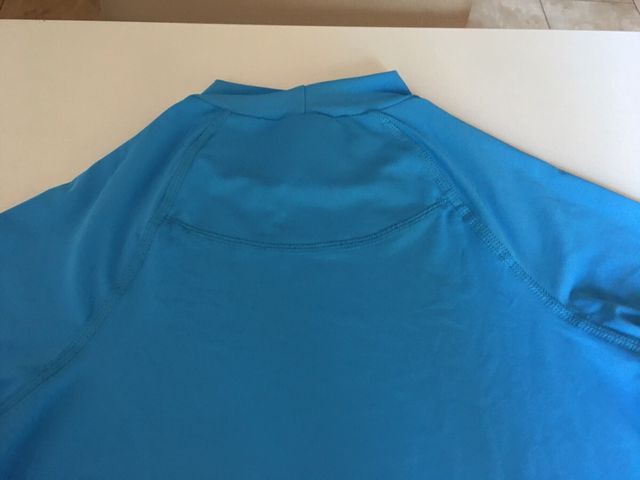 Escarpines y camiseta niño para playa o piscina