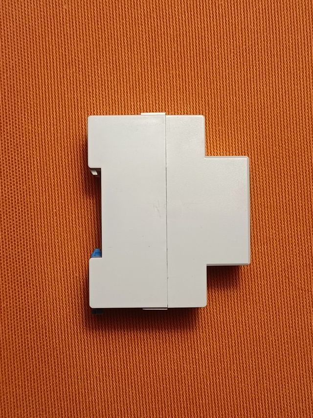 Medidor de energía WiFi Tuya