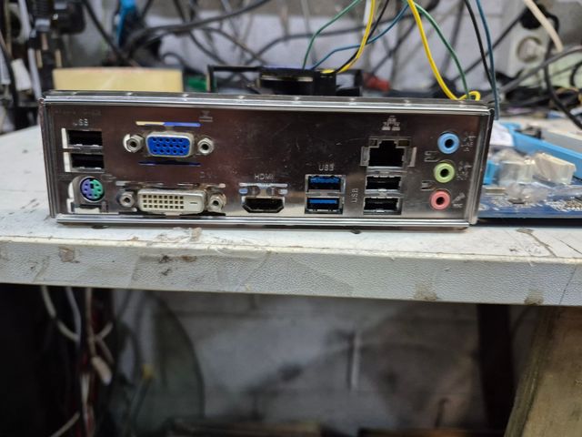 i5, Gigabyte GA-Z77-DS3H,32GB, WiFi, HDMI,