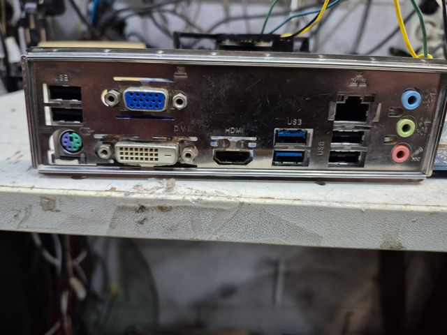 i5, Gigabyte GA-Z77-DS3H,32GB, WiFi, HDMI,