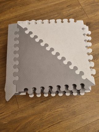 Alfombra puzzle bebé gris-blanco