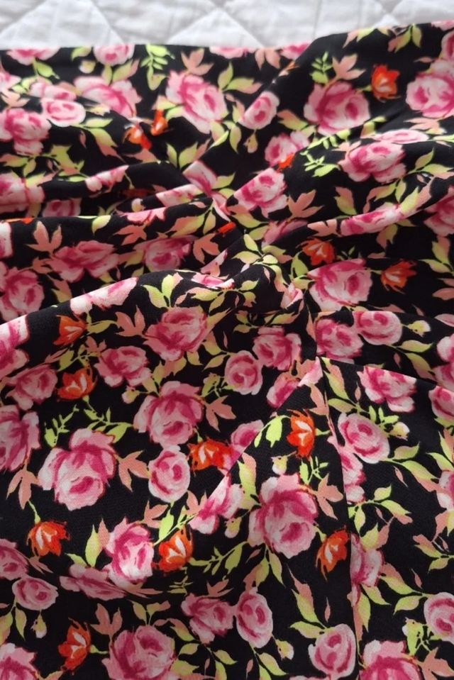 Minifalda Flores Rosa-Negra