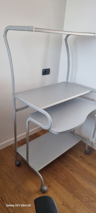 Scrivania PC grigia - 4 ripiani