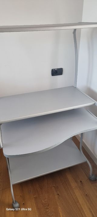 Scrivania PC grigia - 4 ripiani