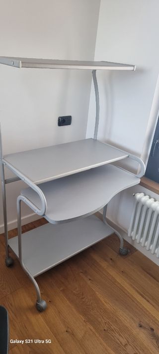 Scrivania PC grigia - 4 ripiani